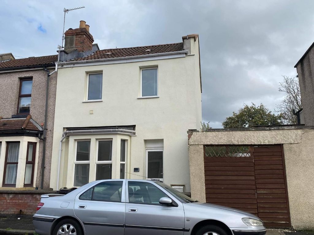 2 bed end terrace house to rent in Cartledge Road, Easton, Bristol BS5, £1,350 pcm