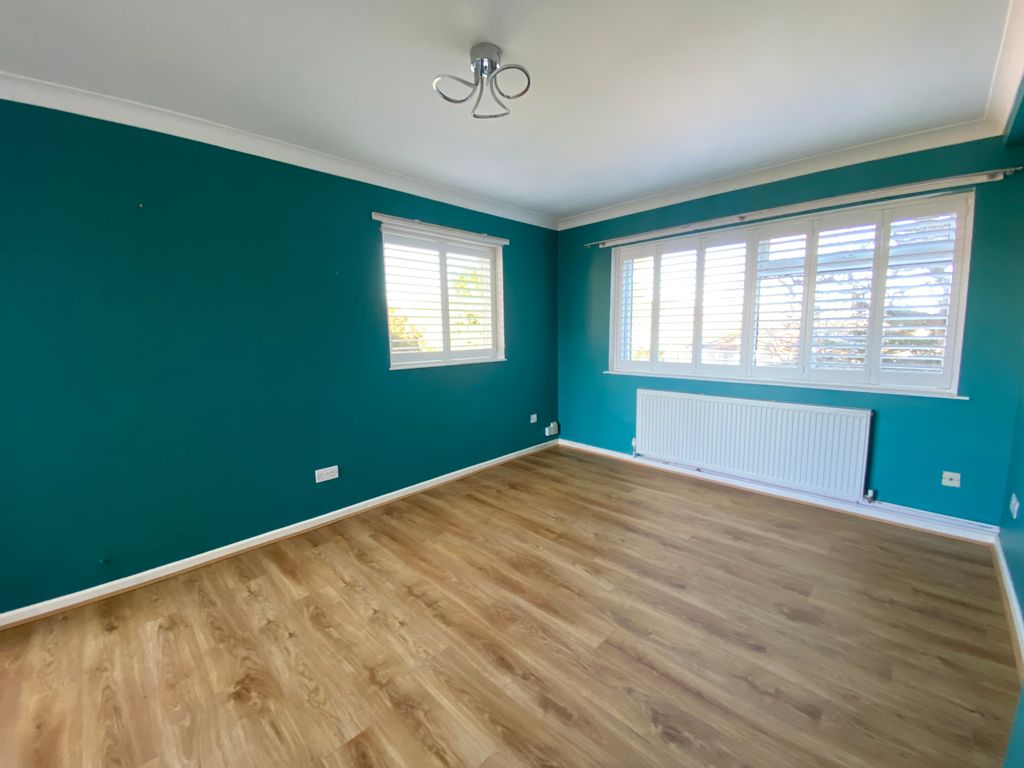 2 bed flat to rent in Rushford Warren, Mudeford, Christchurch BH23, £1,400 pcm