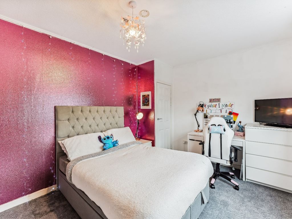 2 bed flat for sale in John Burnside Drive, Clydebank, Dunbartonshire G81, £95,000