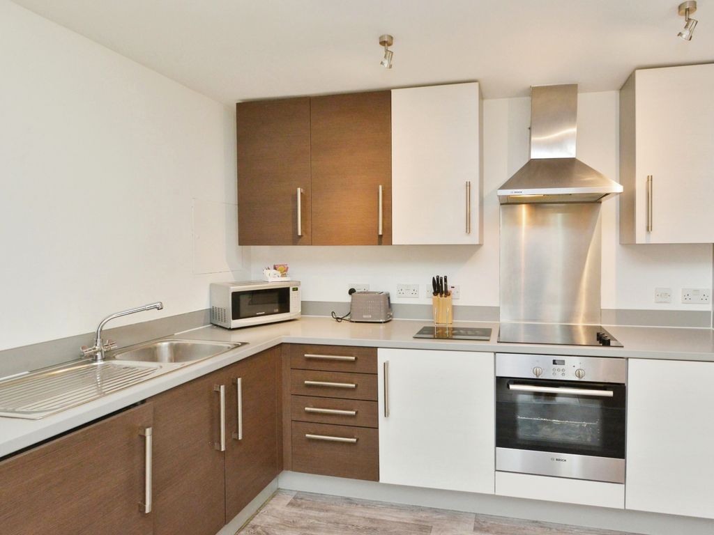 2 bed flat for sale in Merrivale Mews, Milton Keynes, Buckinghamshire MK9, £275,000