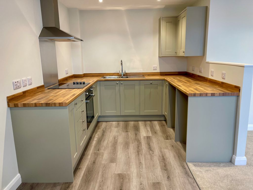 2 bed flat to rent in Hazel Grove, Carlisle CA1, £850 pcm