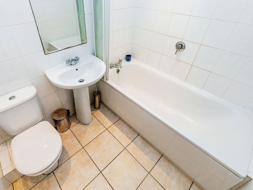 1 bed flat for sale in Hotwell Road, Bristol BS8, £240,000