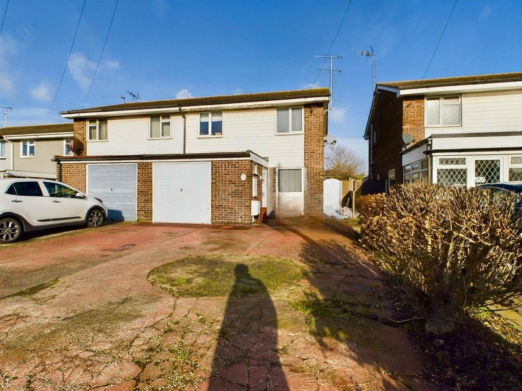 3 bed semi-detached house for sale in Overton Road, Benfleet SS7, £375,000