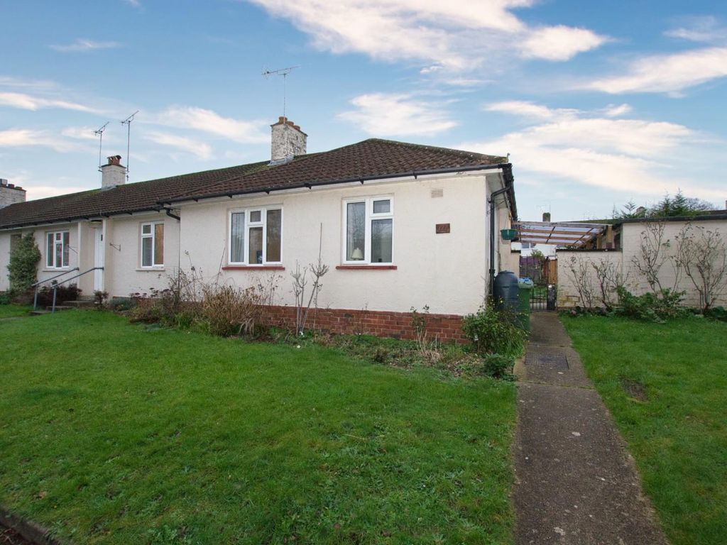 2 bed bungalow for sale in Monks Way, Southampton SO18, £225,000