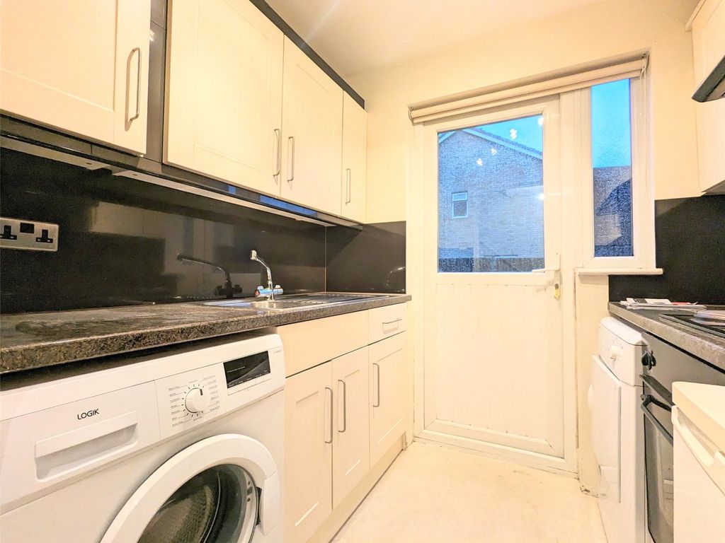 1 bed end terrace house to rent in Scott Lawrence Close, Bristol, Bristol, City Of BS16, £1,150 pcm