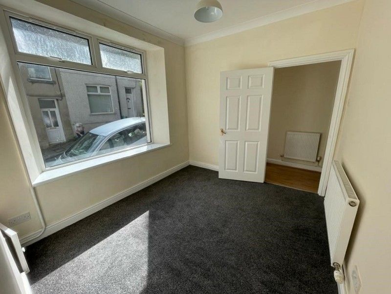 4 bed flat for sale in Wordsworth Street, Aberdare, Rhondda Cynon Taff. CF44, £95,000