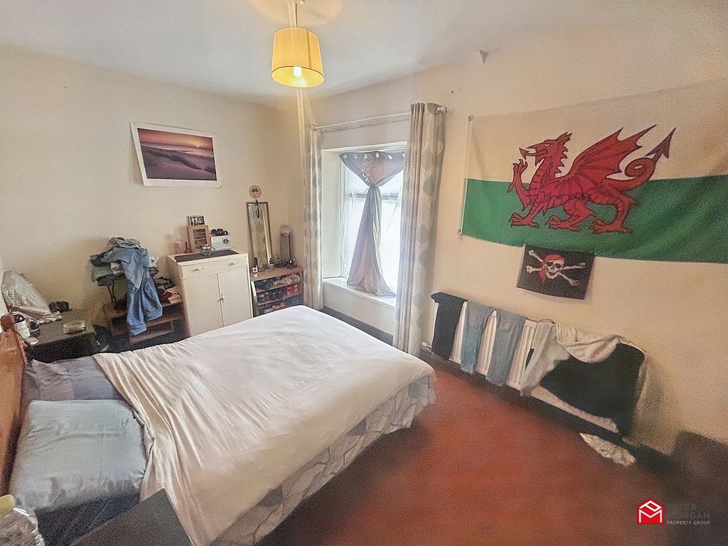 4 bed flat for sale in Wordsworth Street, Aberdare, Rhondda Cynon Taff. CF44, £95,000