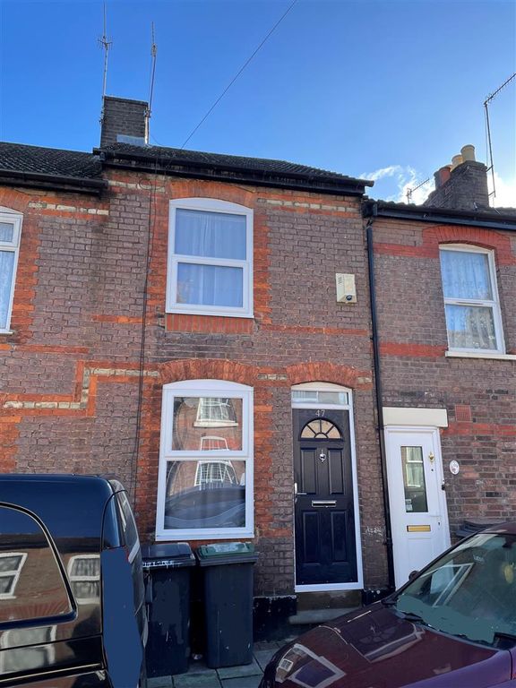 2 bed terraced house to rent in Ashton Road, Luton LU1, £1,250 pcm