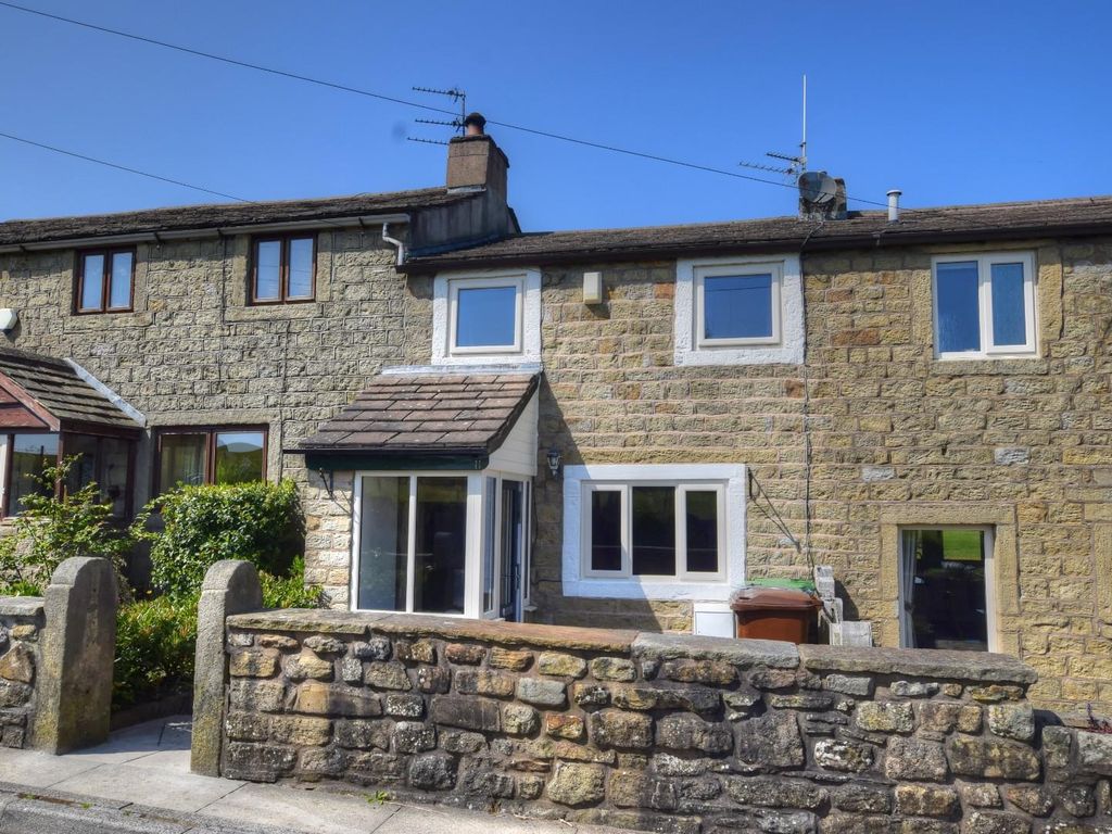2 bed cottage for sale in The Castle, Colne BB8, £200,000