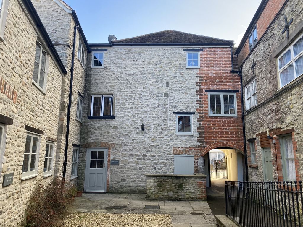 1 bed flat to rent in The Square, Mere, Wilts BA12, £700 pcm