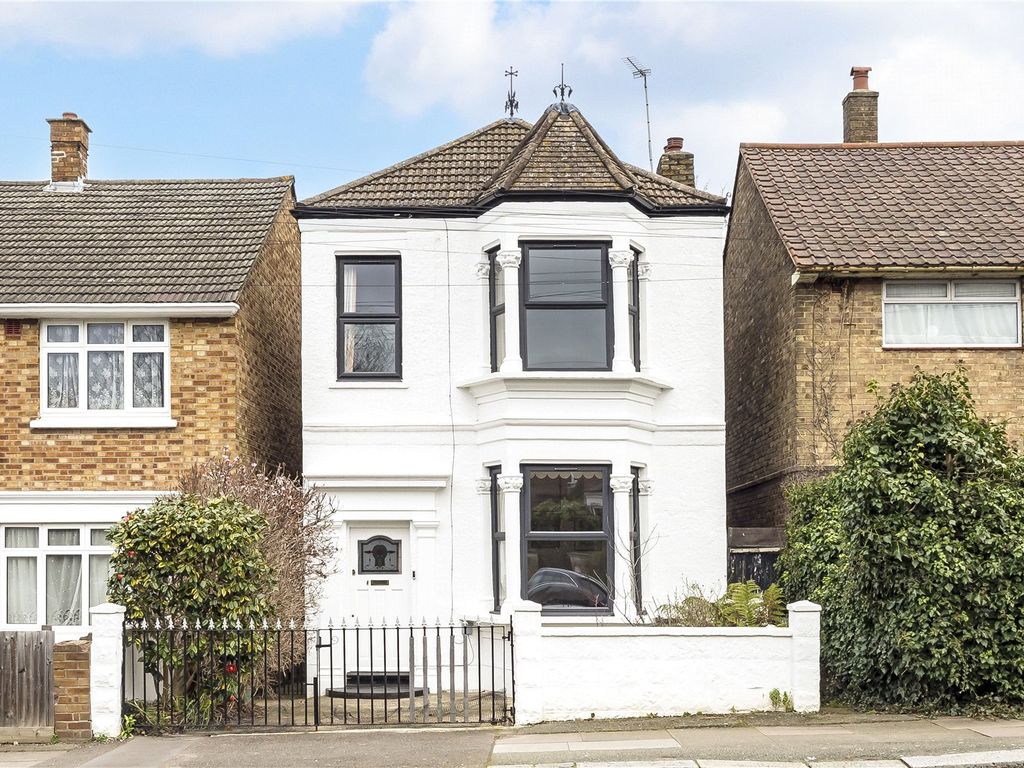 4 bed detached house for sale in Houston Road, Forest Hill SE23, £900,000