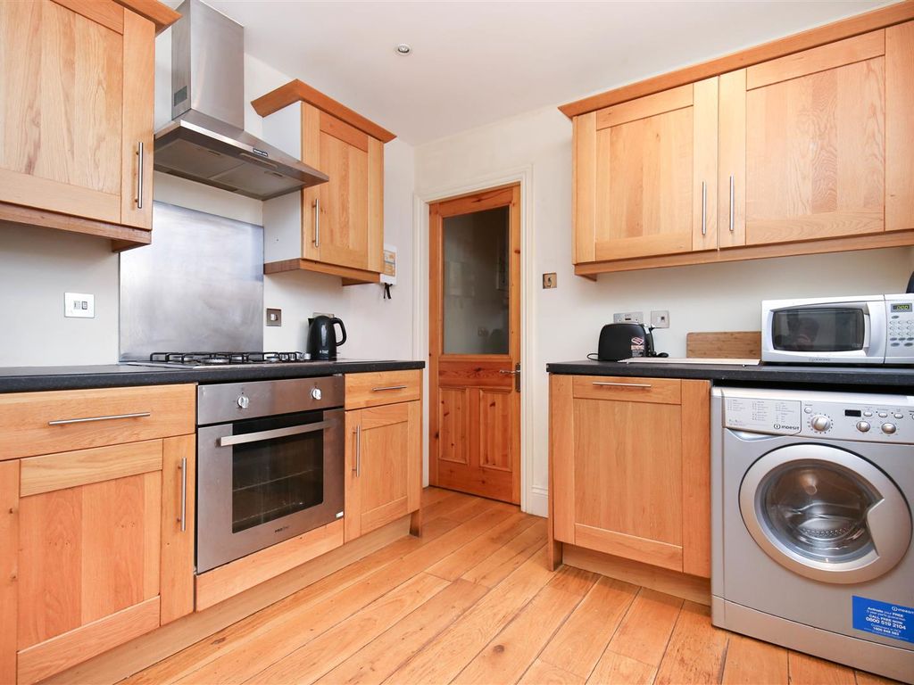 4 bed flat for sale in Shortridge Terrace, Jesmond, Newcastle Upon Tyne NE2, £320,000