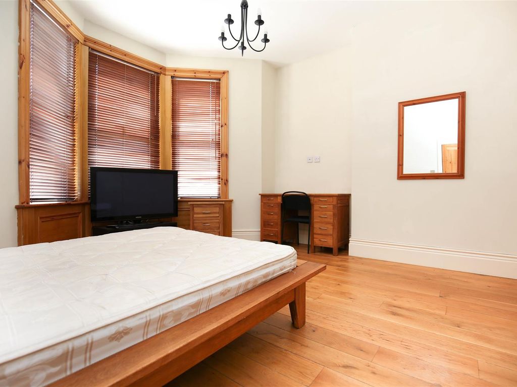 4 bed flat for sale in Shortridge Terrace, Jesmond, Newcastle Upon Tyne NE2, £320,000