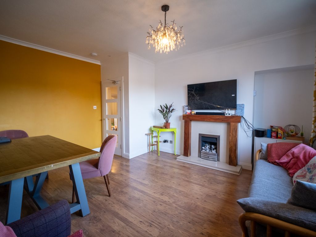 4 bed flat for sale in Baird Drive, Edinburgh EH12, £290,000