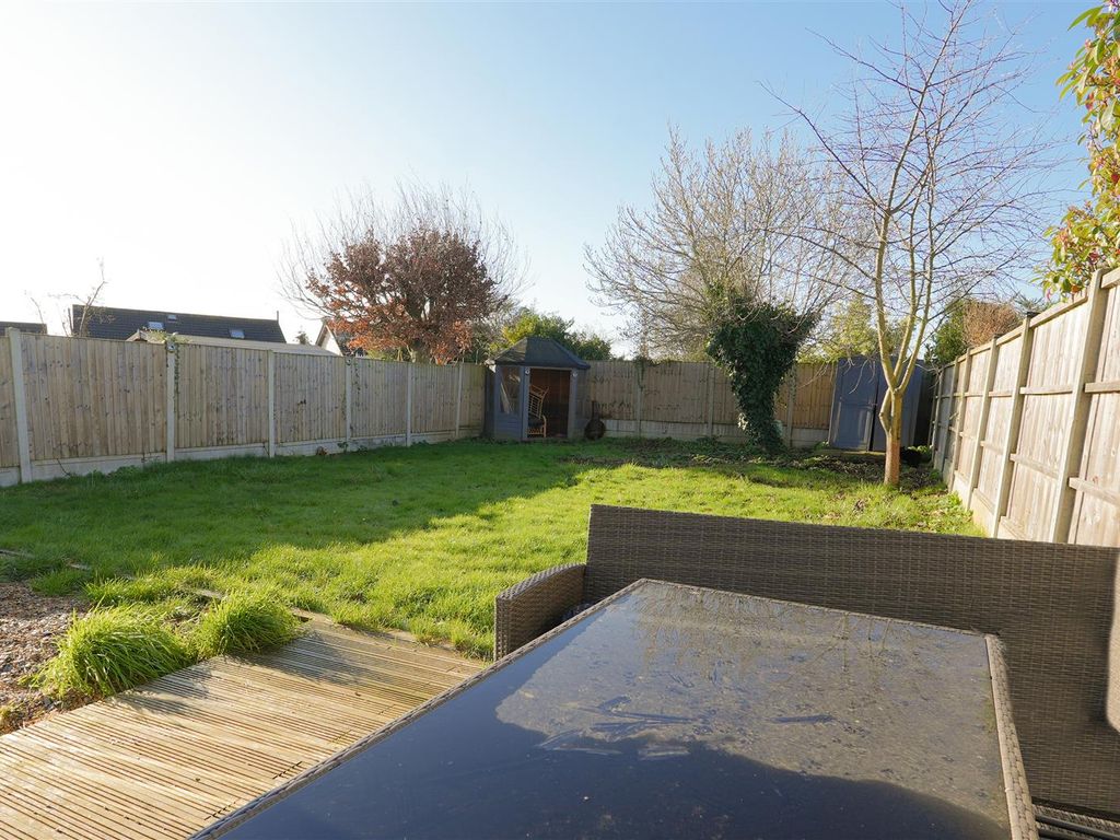 3 bed property for sale in Ashurst Avenue, Southend-On-Sea SS2, £475,000