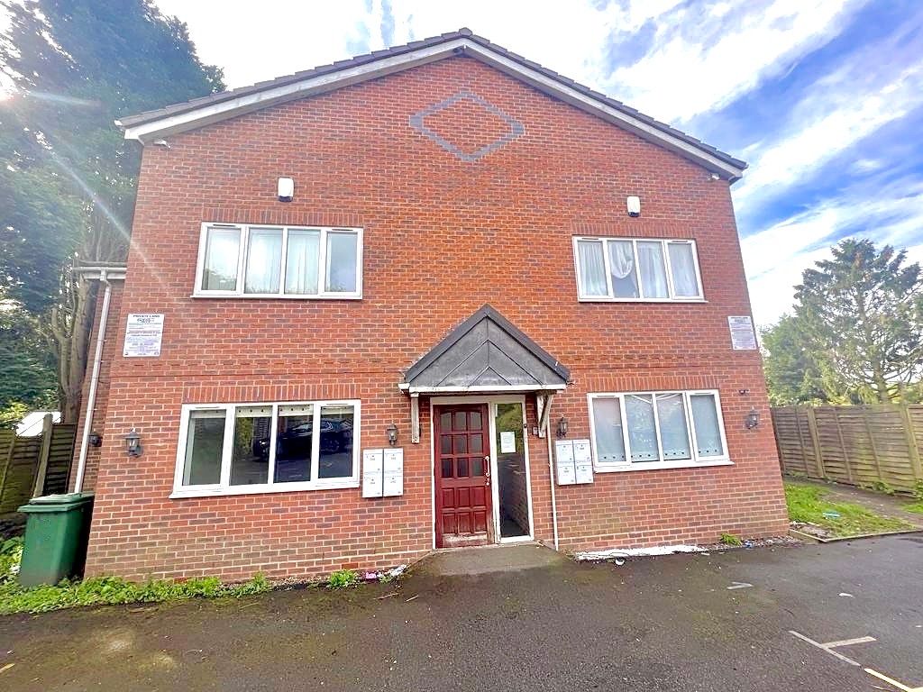 2 bed flat to rent in Rayden Court, Littleworth Road, Cannock WS12, £675 pcm
