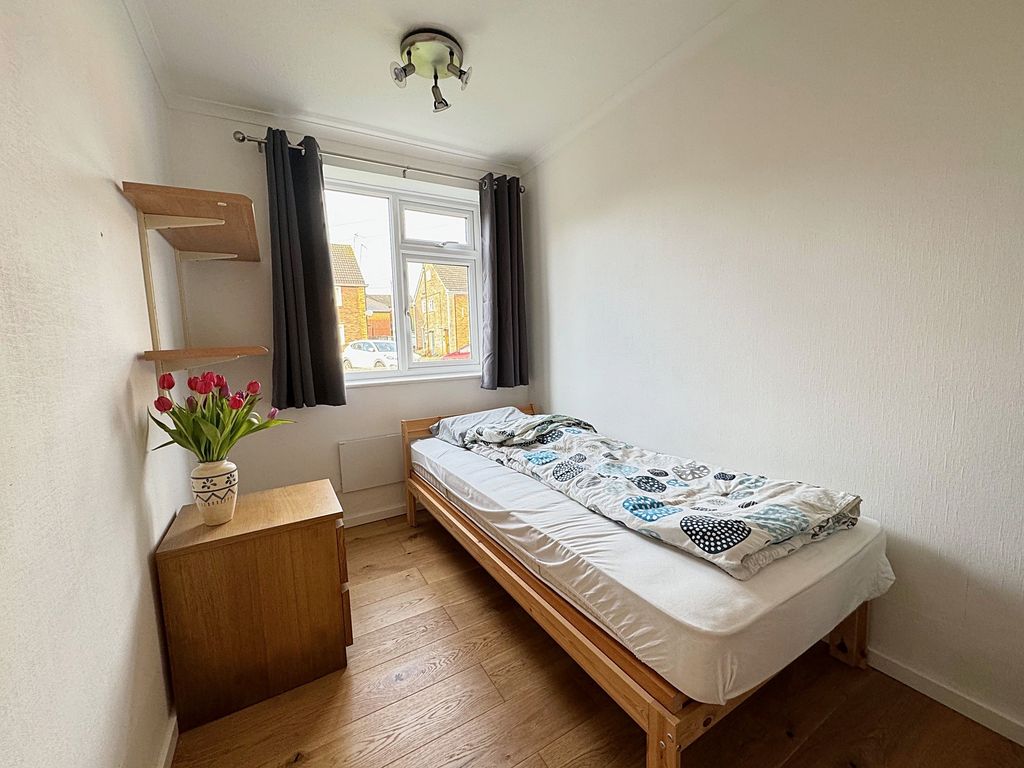 2 bed maisonette for sale in Denton Close, Kenilworth CV8, £189,950