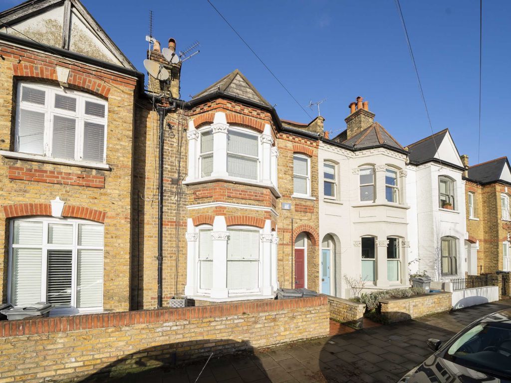 2 bed flat for sale in Cranbrook Road, London W4, £685,000