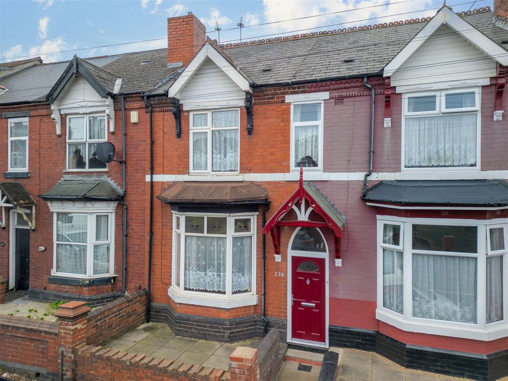 3 bed terraced house for sale in Long Lane, Halesowen B62, £135,000