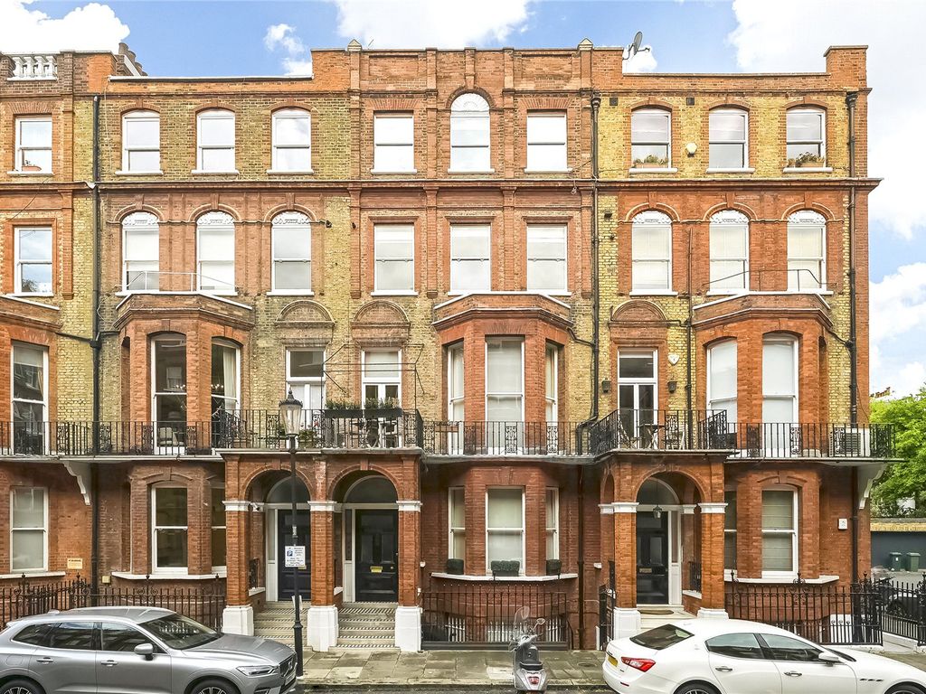 2 bed flat for sale in Cresswell Gardens, Earls Court SW5, £950,000
