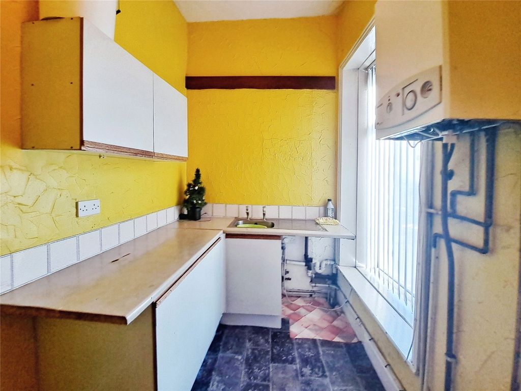 2 bed flat for sale in Duckworth Street, Darwen, Lancashire BB3, £130,000