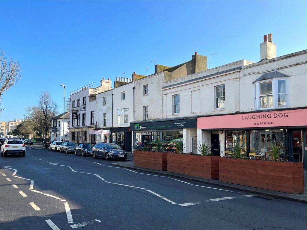 Property to rent in Brighton Road, Worthing, West Sussex BN11, £725 pcm