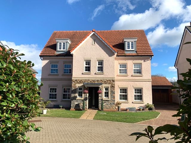 6 bed detached house for sale in Barrel Close, Ottery St. Mary EX11, £700,000