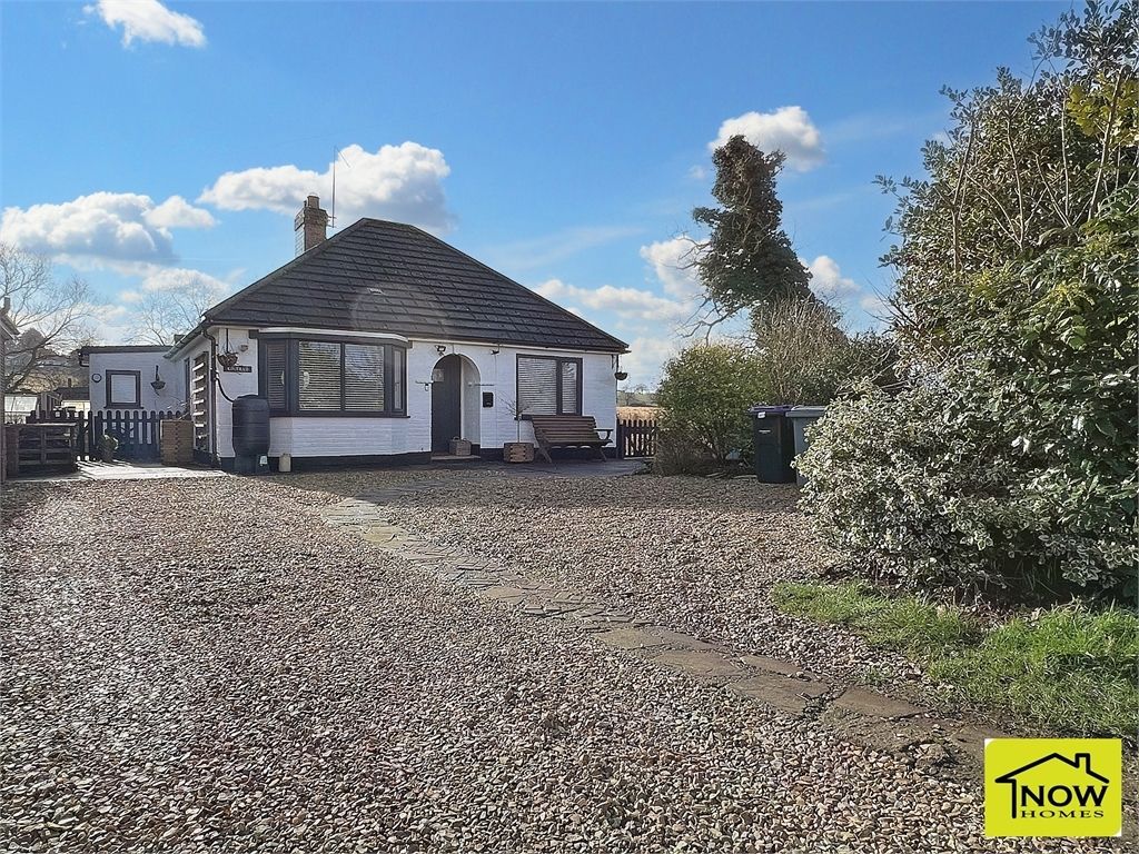 2 bed detached bungalow for sale in Brant Road, Fulbeck, Lincolnshire. NG32, £279,950
