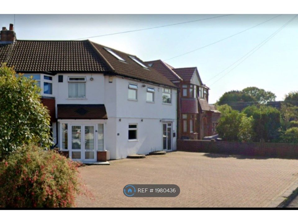 Room to rent in Wellsford Avenue, Solihull B92, £525 pcm