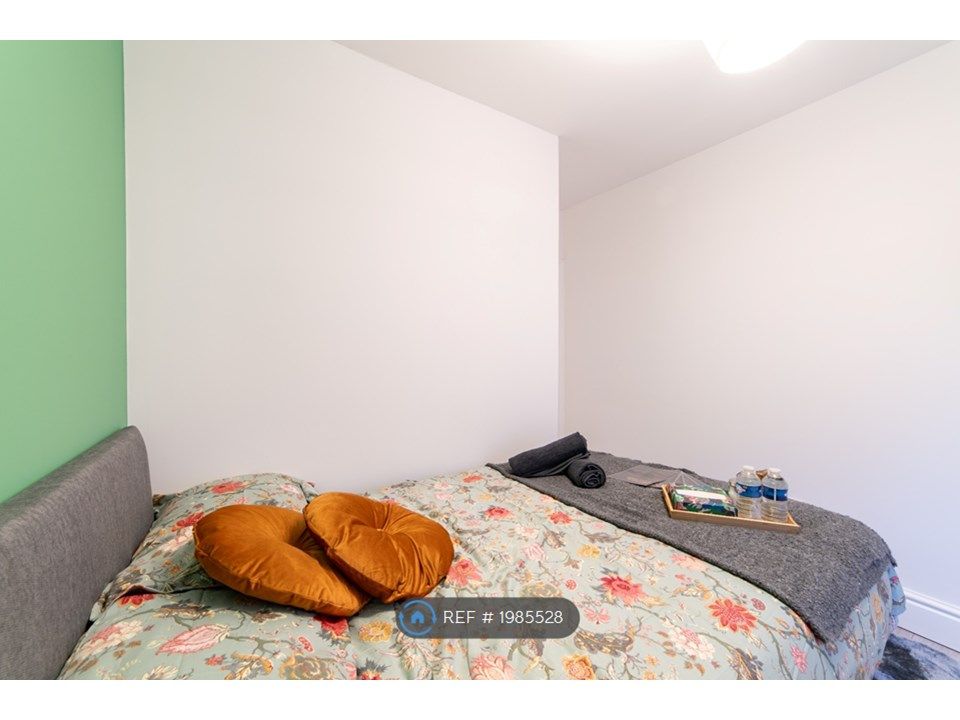 Room to rent in Denebank Road, Liverpool L4, £499 pcm