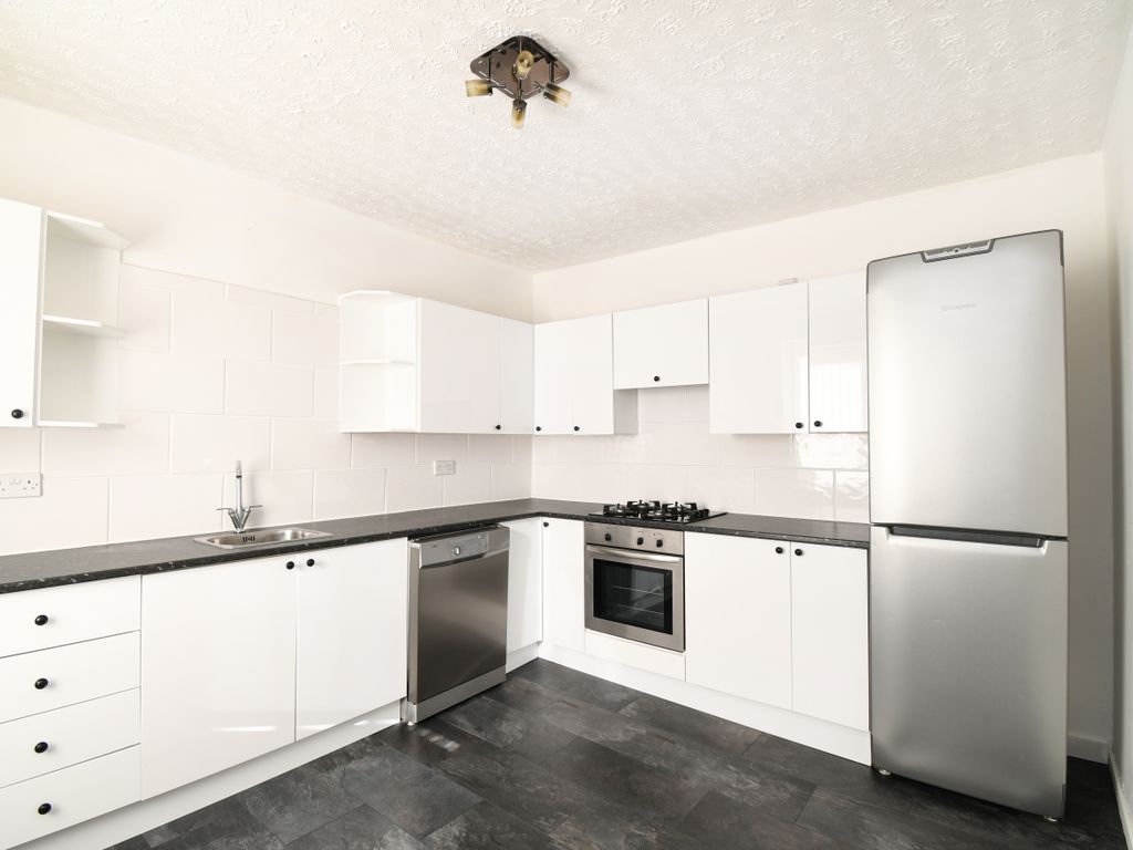 2 bed flat for sale in Union Street, Montrose DD10, £90,000