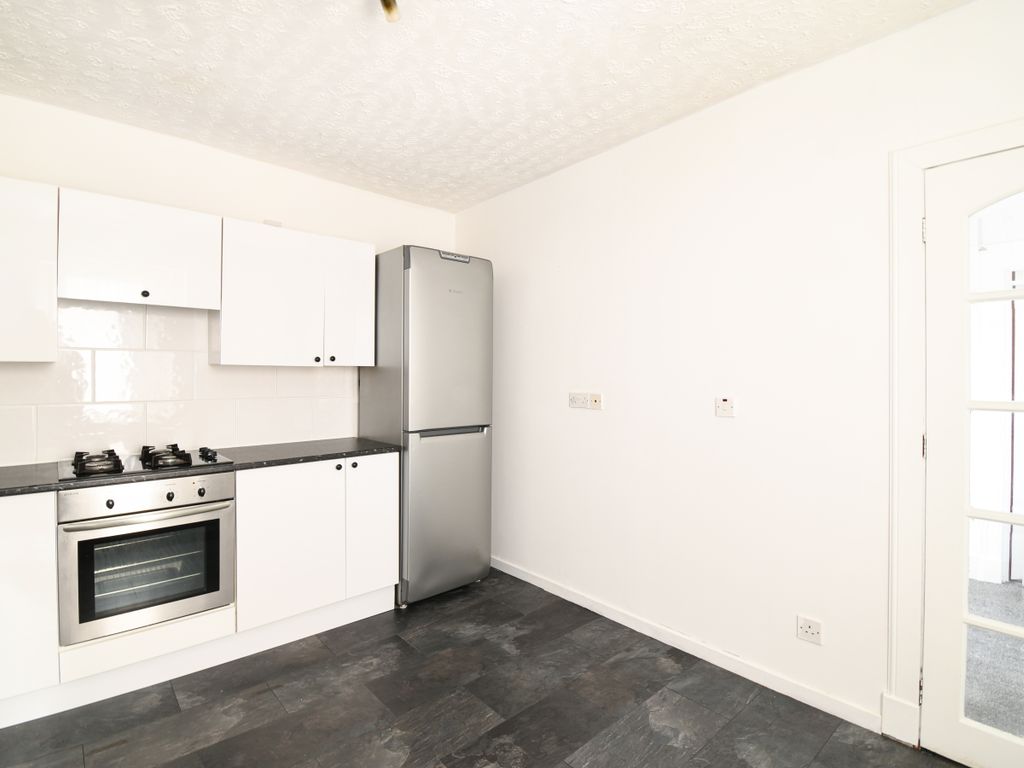 2 bed flat for sale in Union Street, Montrose DD10, £90,000