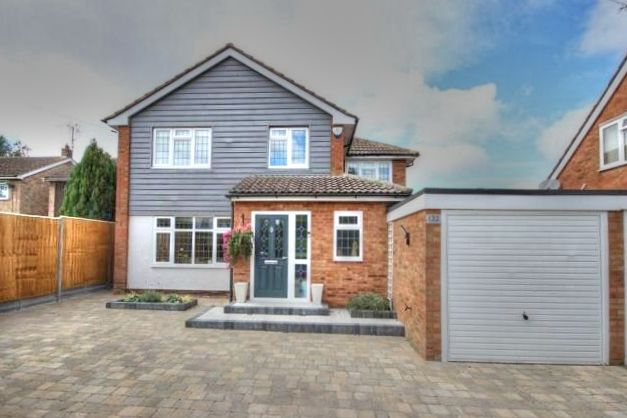 5 bed detached house for sale in Manor Road, Barton-Le-Clay, Bedford MK45, £850,000