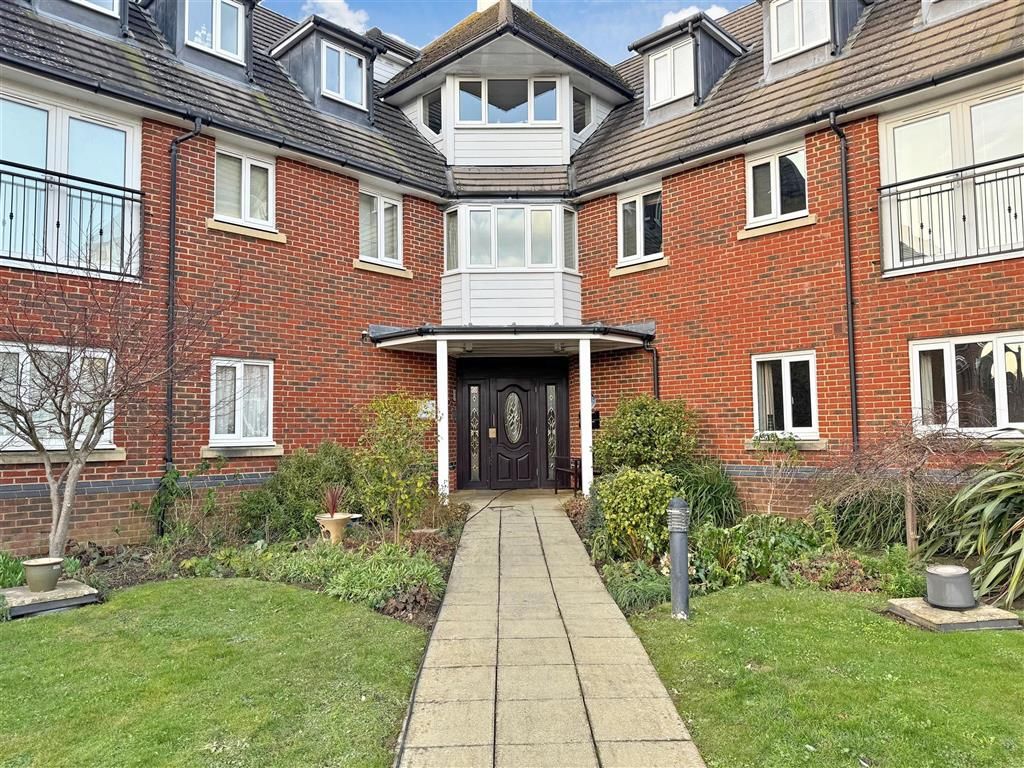 1 bed flat for sale in Hoxton Close, Ashford, Kent TN23, £110,000