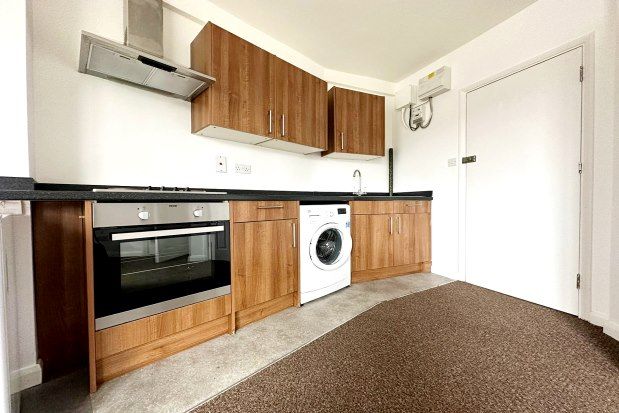 1 bed flat to rent in High Street, Orpington BR6, £1,200 pcm