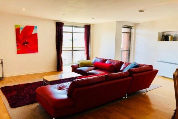 2 bed flat to rent in Deansgate, Manchester M3, £925 pcm