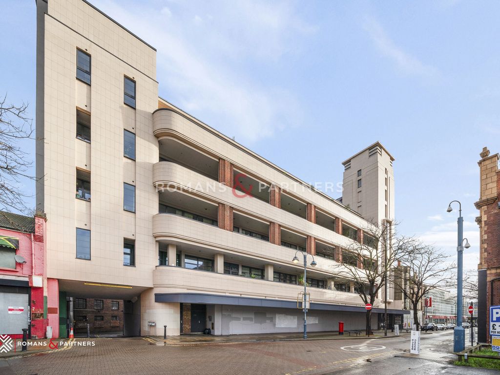 2 bed flat to rent in Wick Tower, Woolwich SE18, £2,500 pcm