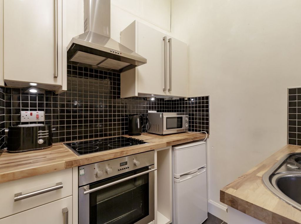 2 bed flat to rent in 12, Dean Park Street, Edinburgh EH4, £1,250 pcm