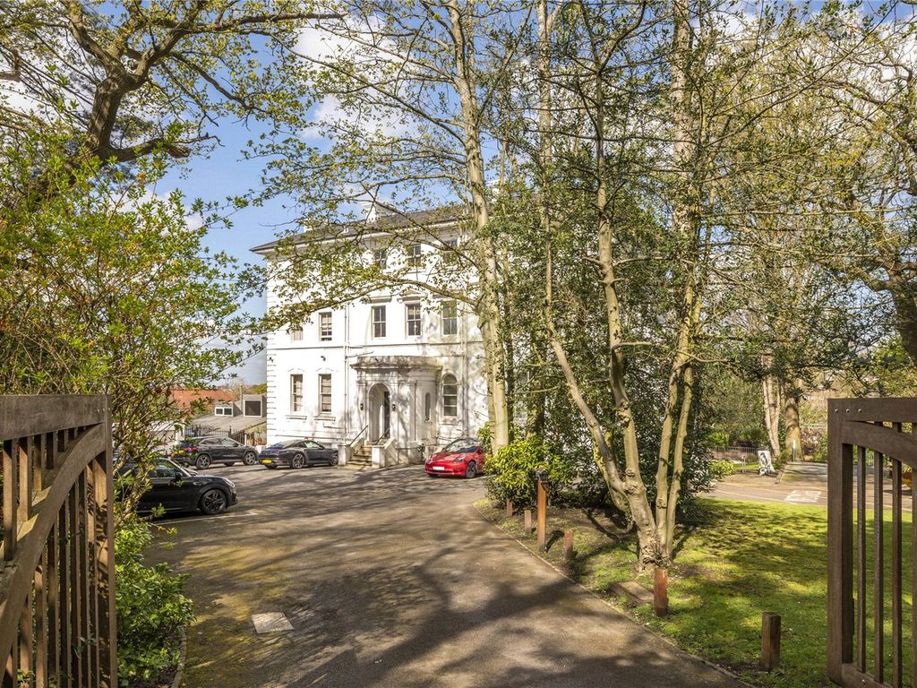 2 bed flat for sale in Oak Hill House, Oak Hill Park, Hampstead, London NW3, £950,000