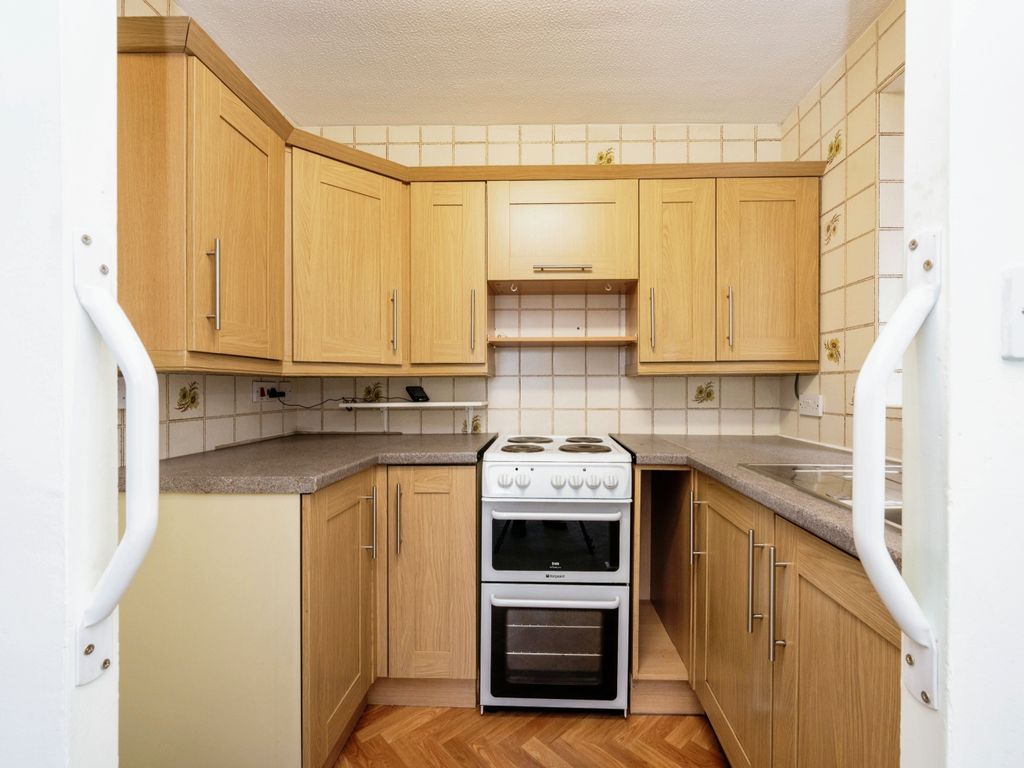 1 bed flat for sale in Cardington Road, Bedford, Bedfordshire MK42, £65,000