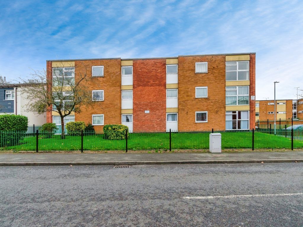 2 bed flat for sale in Butts Road, Walsall, West Midlands WS4, £110,000