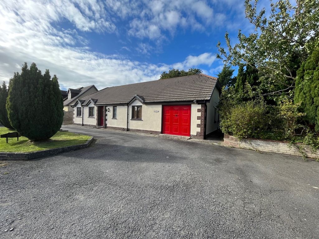 3 bed detached bungalow for sale in Llwyncelyn, Aberaeron SA46, £310,000