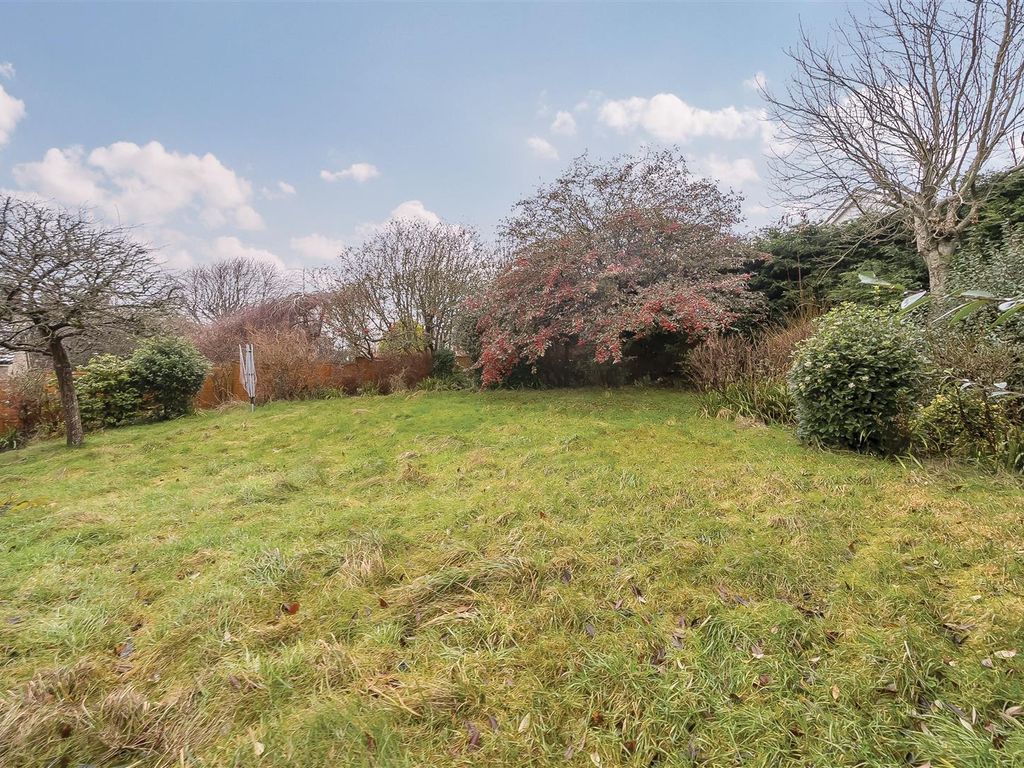 4 bed detached house for sale in Brae Road, Winscombe BS25, £375,000