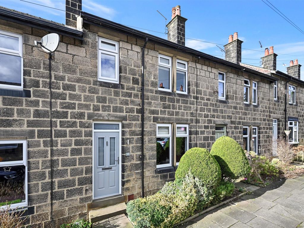 2 bed terraced house for sale in Ashtofts Mount, Guiseley, Leeds LS20, £269,950