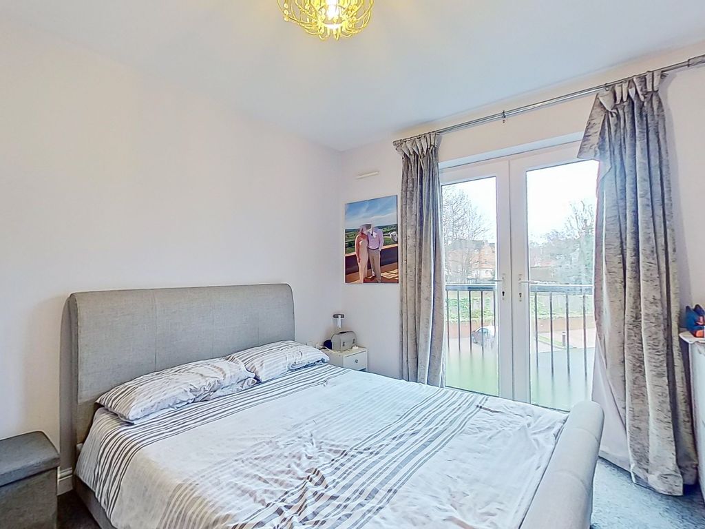 2 bed flat for sale in Newton Road, Great Barr, Birmingham B43, £165,000