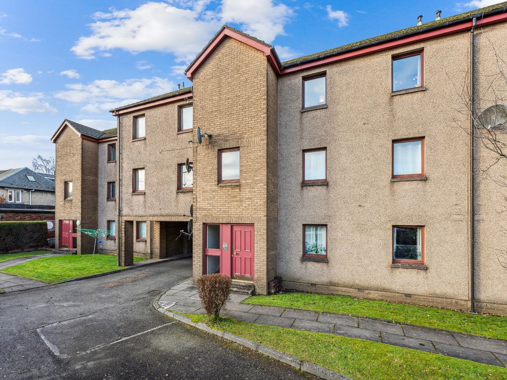 2 bed flat to rent in Forth Court, Stirling, Stirling FK8, £900 pcm