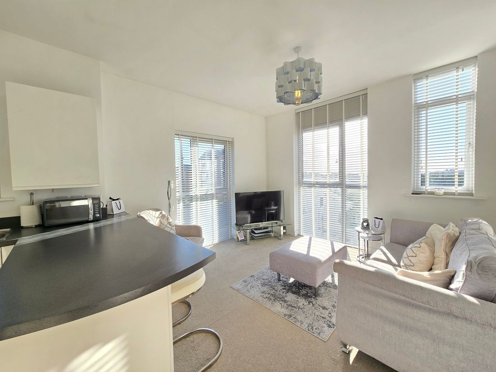 2 bed flat for sale in Rhodfa'r Cei, Barry CF62, £175,000