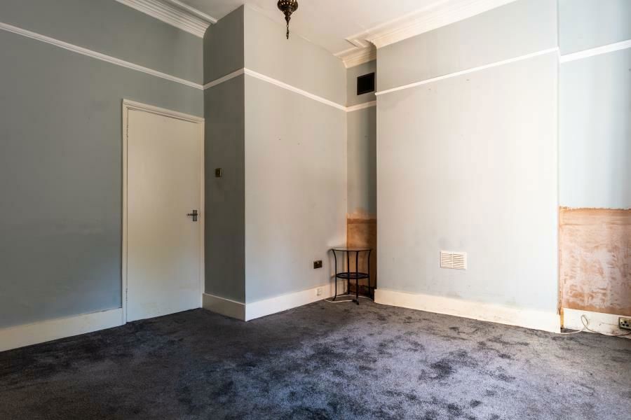 1 bed flat for sale in Warwick Road, Solihull B92, £60,000