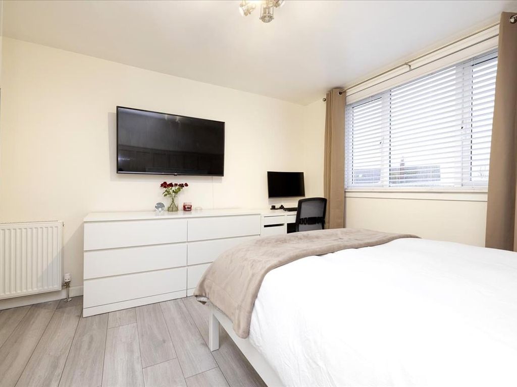 2 bed flat for sale in 9 Flat 4 Oxgangs Farm Drive, Edinburgh EH13, £160,000