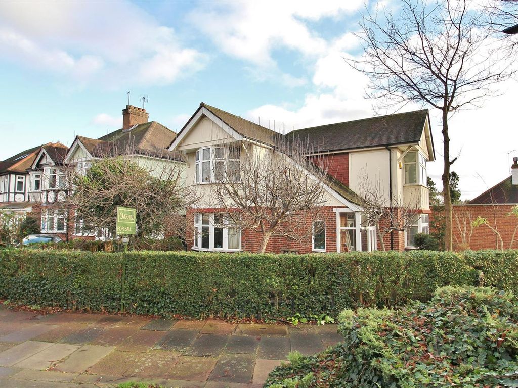 3 bed detached house for sale in Borough Road, Isleworth TW7, £900,000